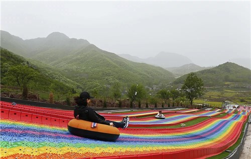 烈山彩虹滑草场